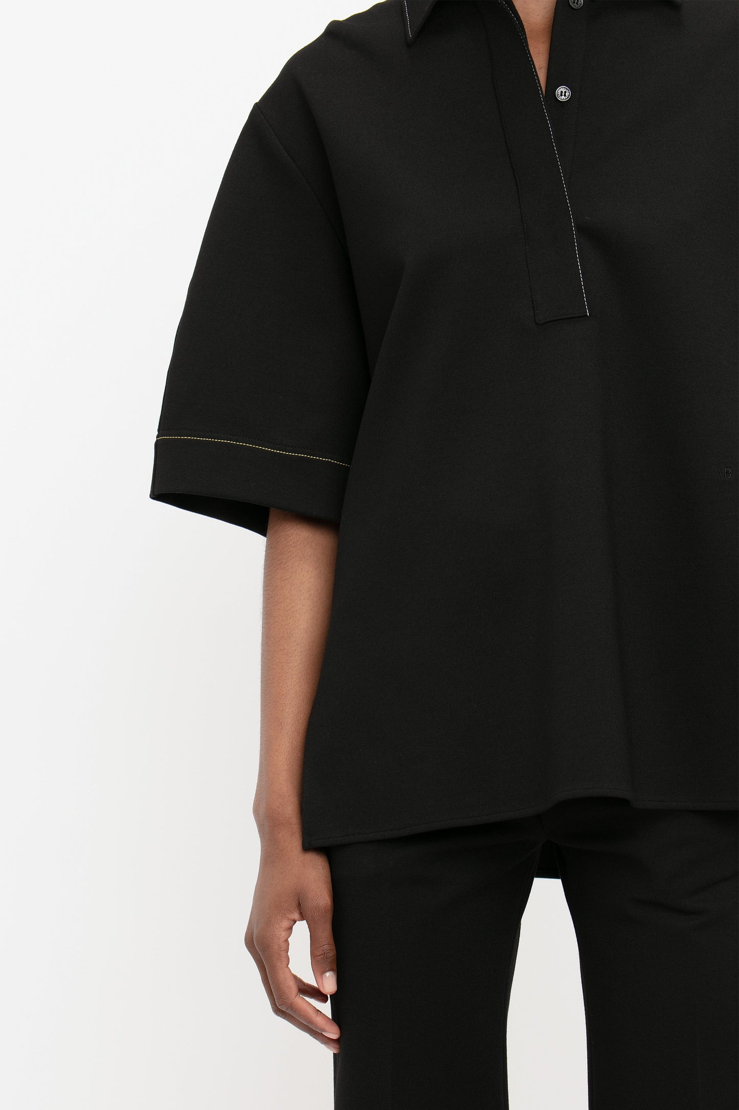 Pointed Collar Oversized Shirt In Black