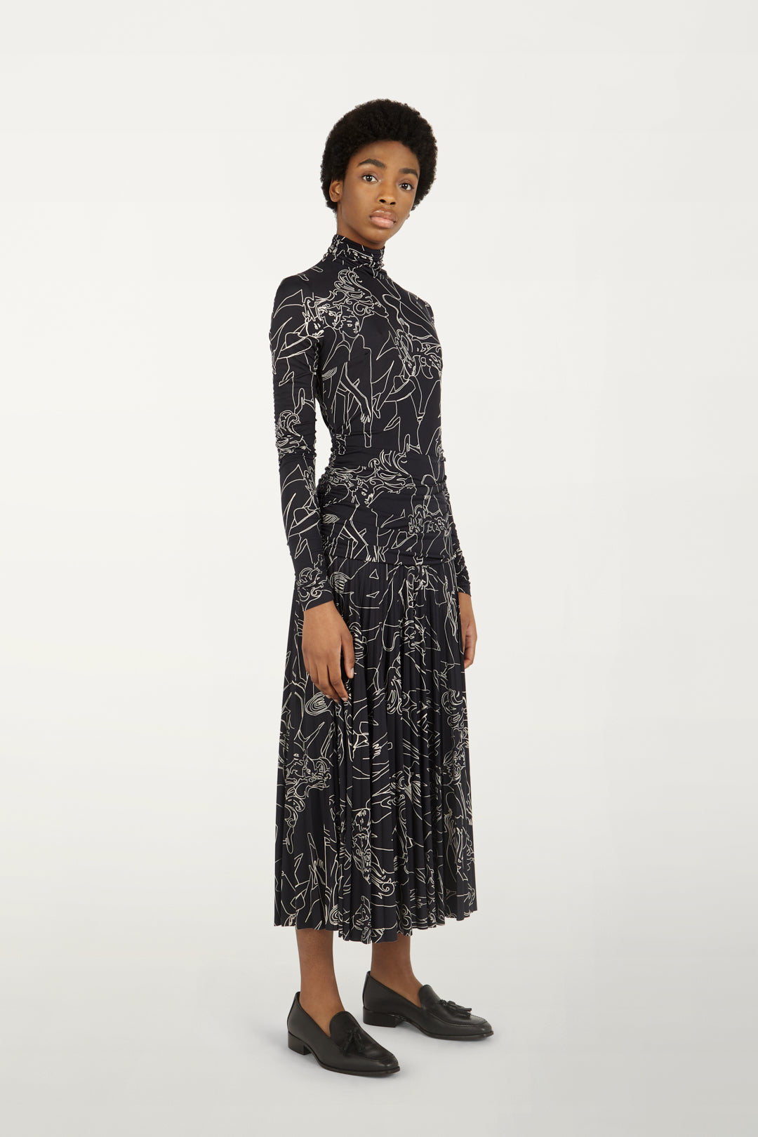 Pleated Dress High-neck Dress in Cabaret Print