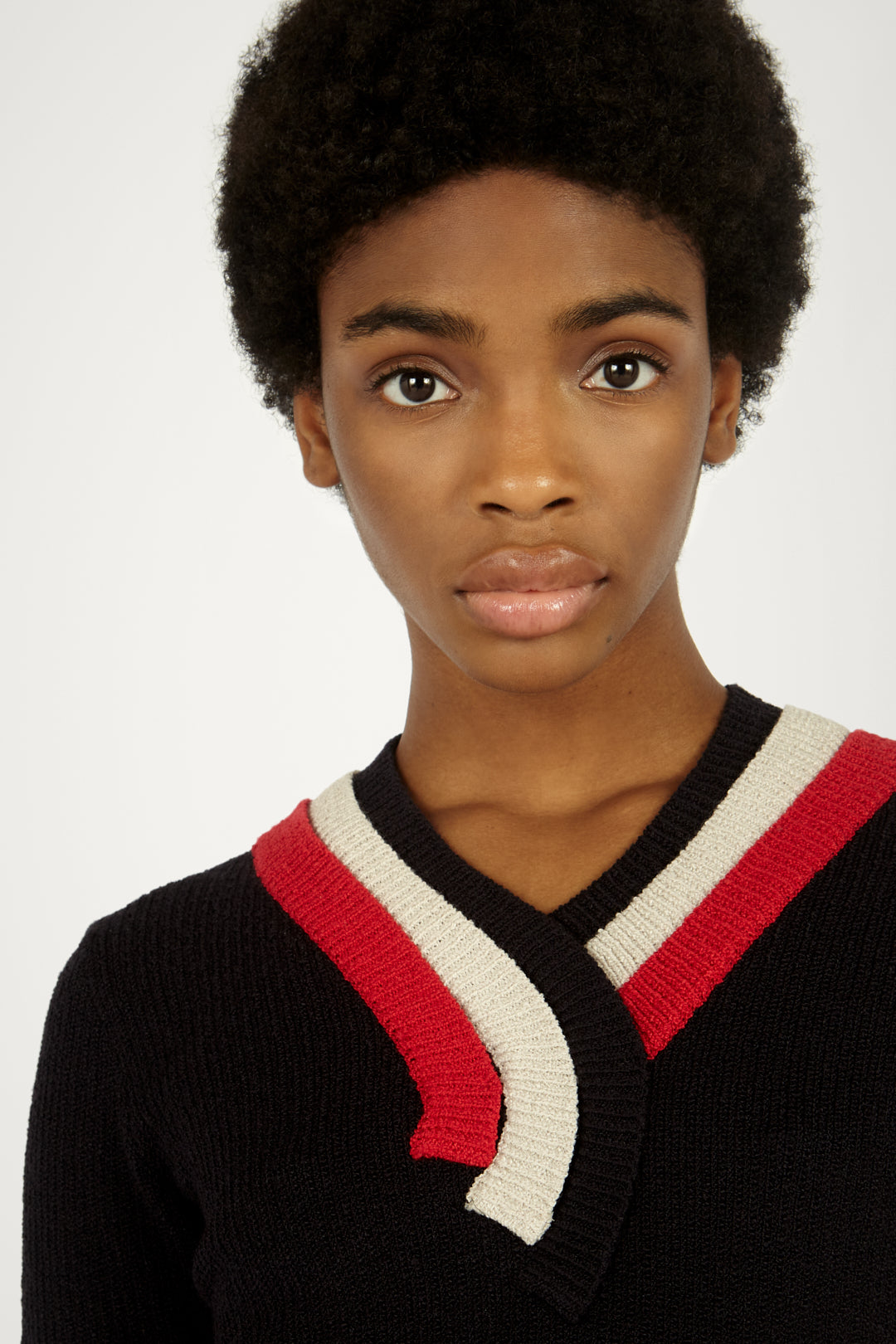 Short-sleeve V Neck Jumper in Midnight Blue