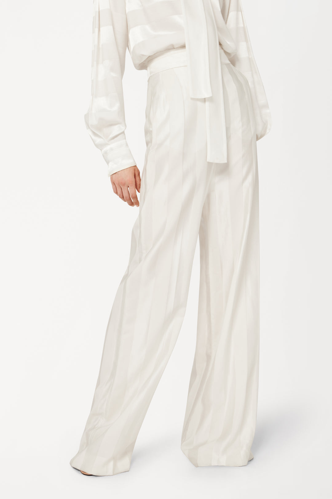 Wide-Leg Trousers in Ivory White