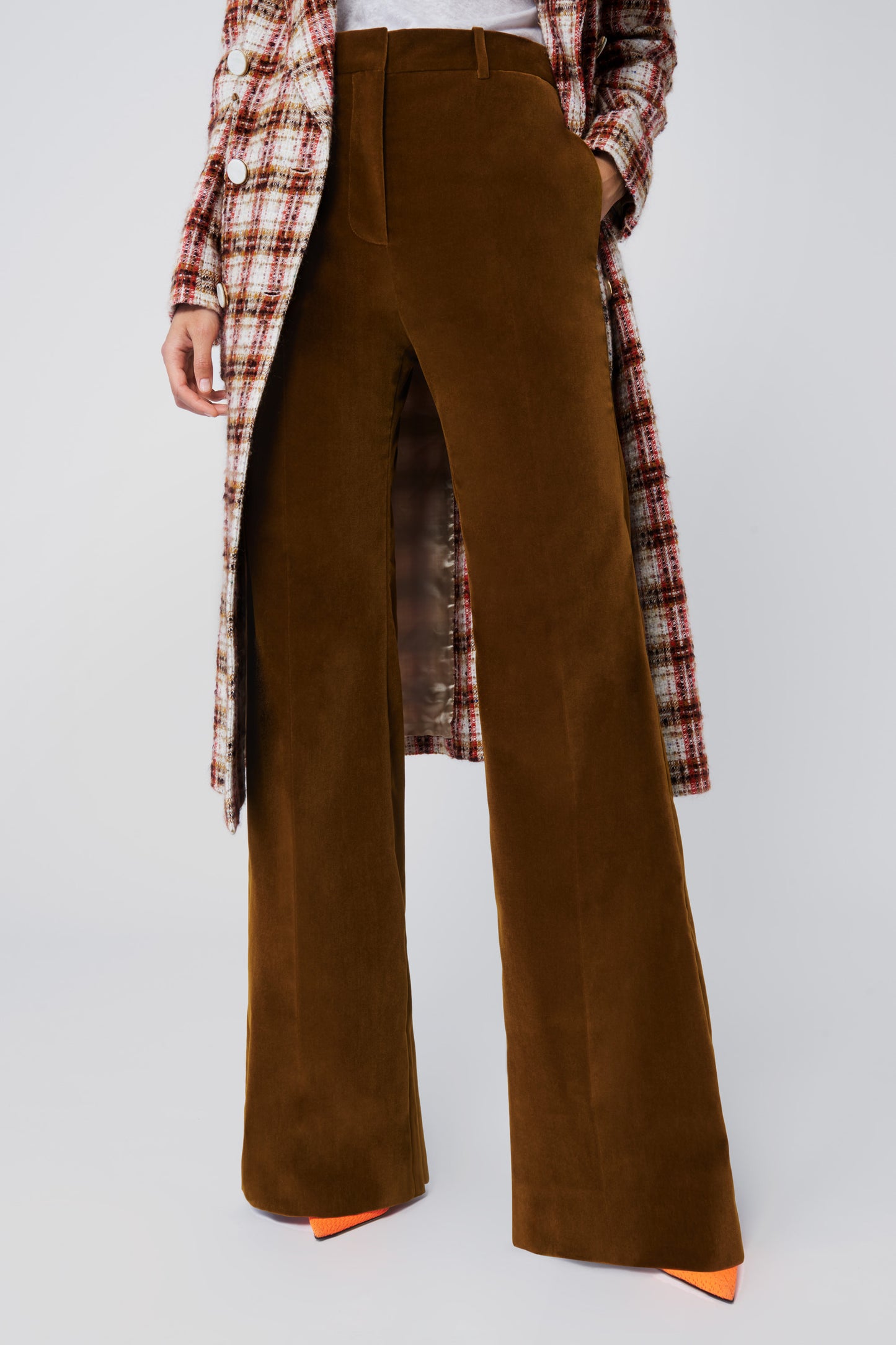 High-Waisted Wide-Leg Velvet Trousers in Golden Brown