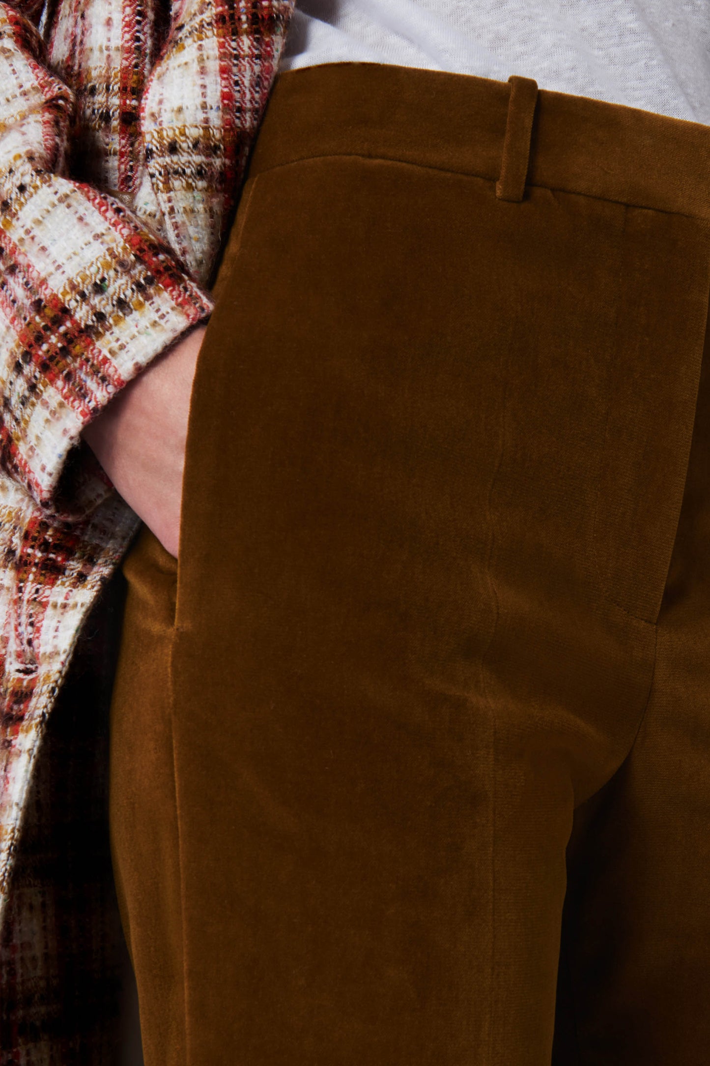 High-Waisted Wide-Leg Velvet Trousers in Golden Brown