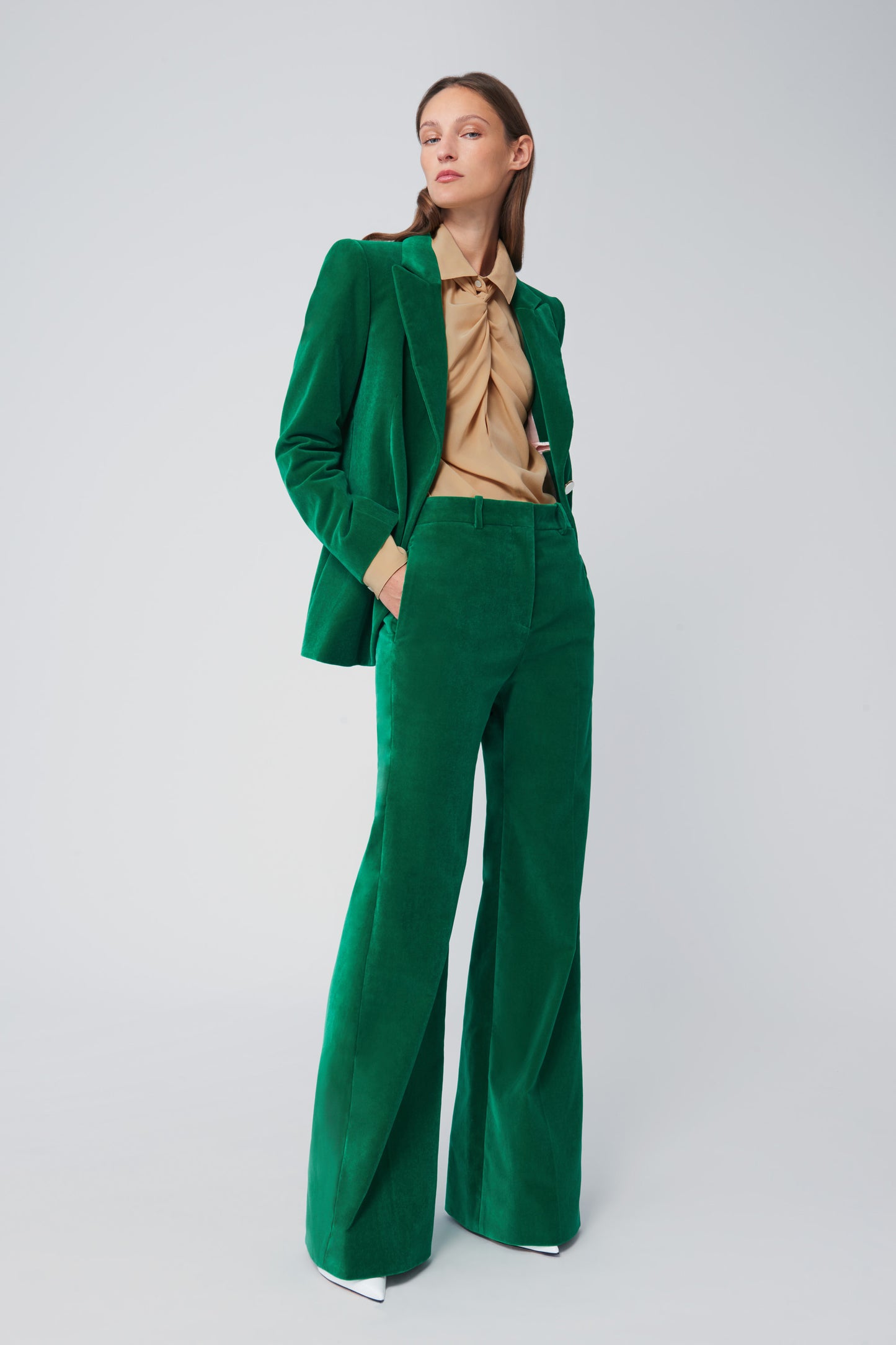 High-Waisted Wide-Leg Velvet Trousers in Emerald Green