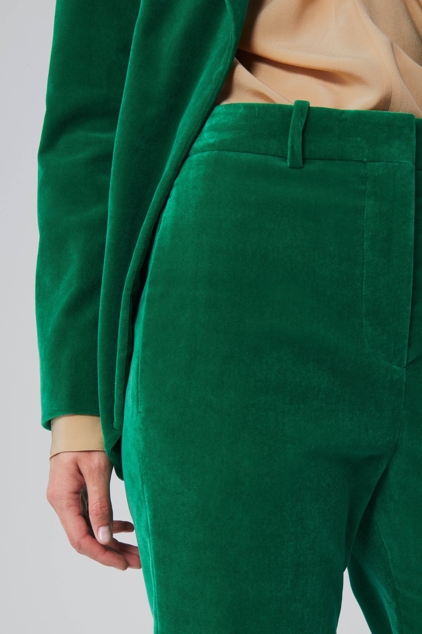 High-Waisted Wide-Leg Velvet Trousers in Emerald Green