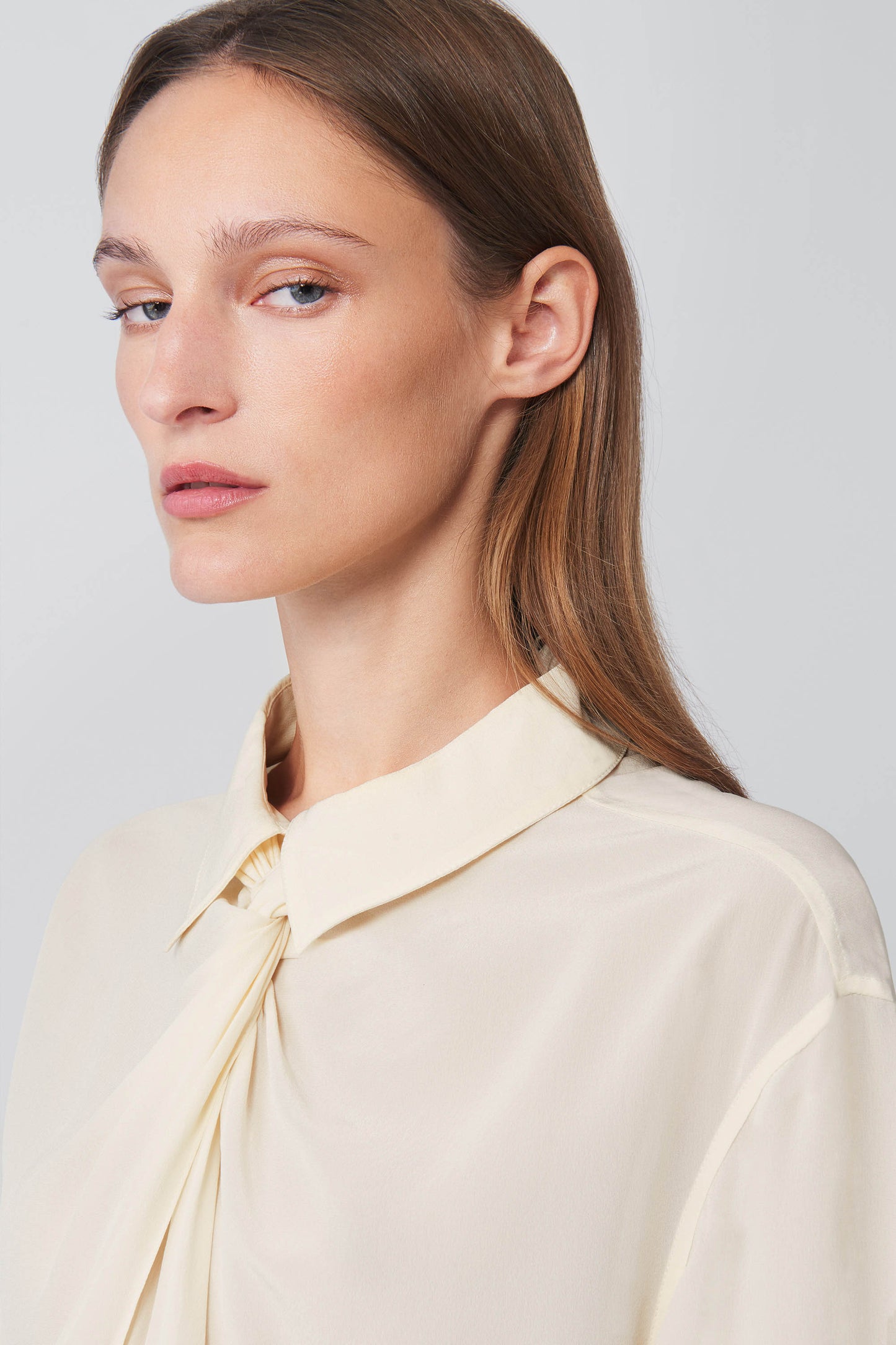 Twist Neck Shirt in Vanilla