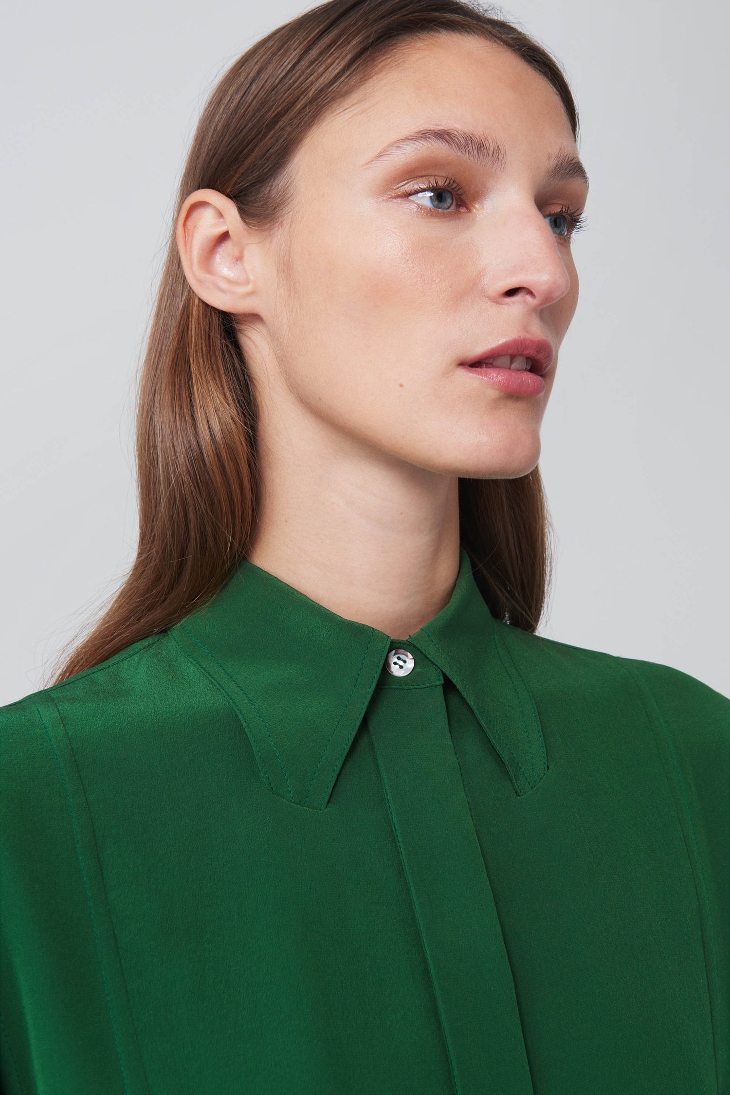 Oversized Collar Shirt in Emerald Green