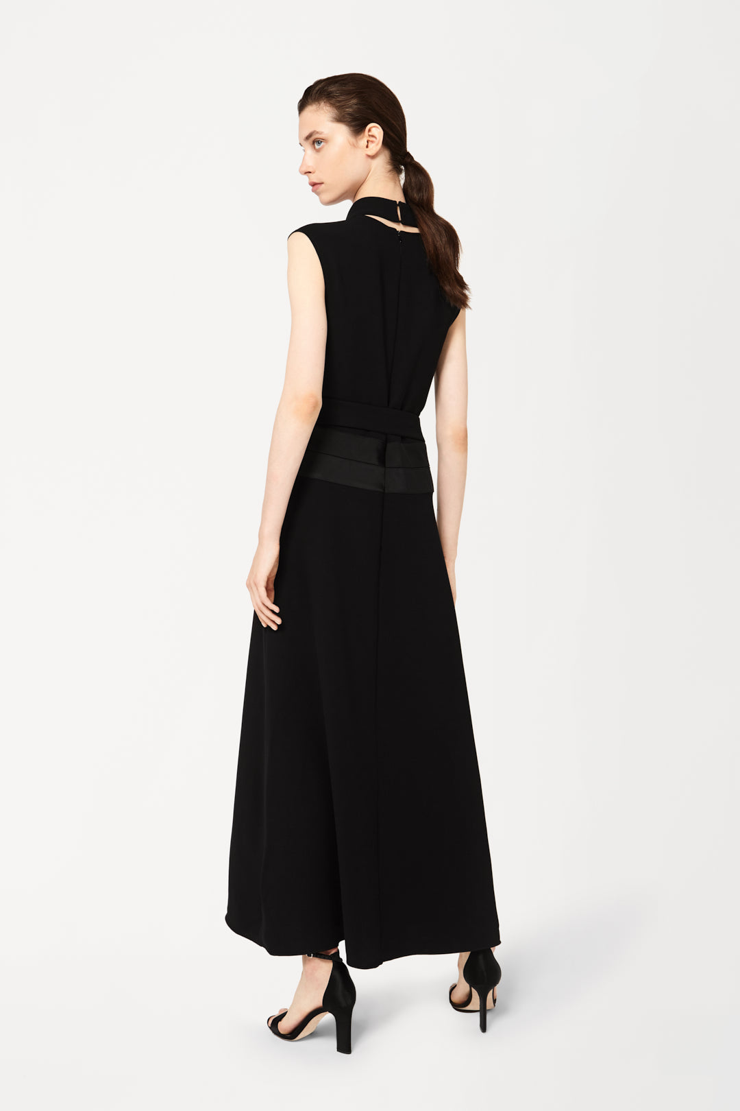Sleeveless Long Dress in Black