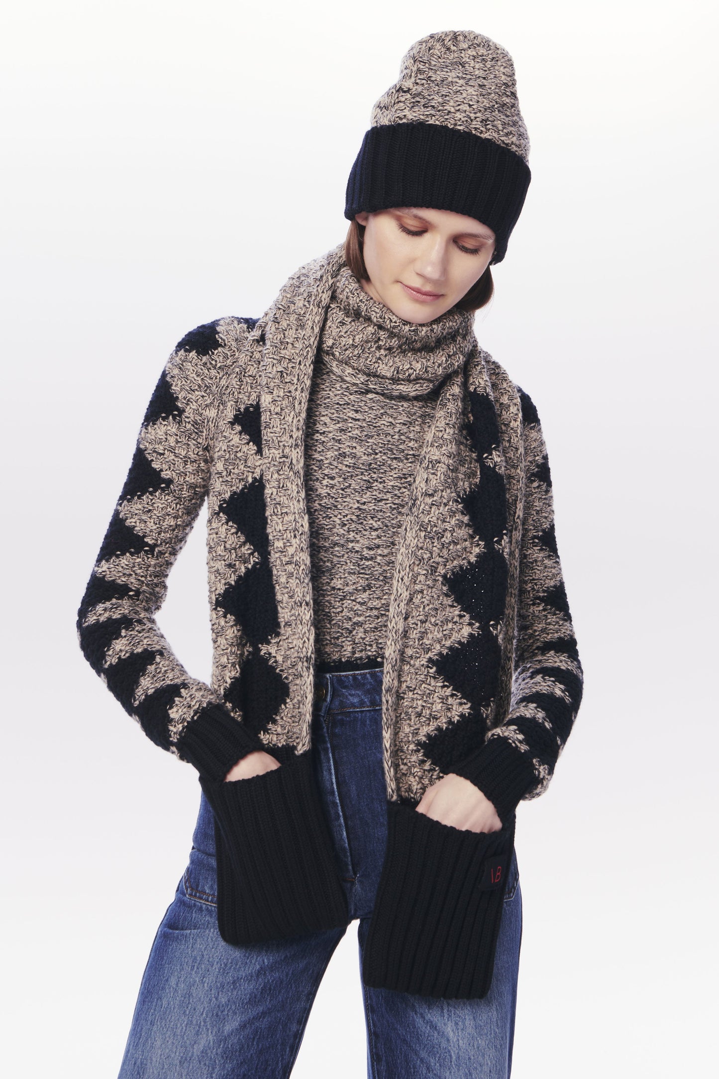 VB x Woolmark Intarsia Beanie & Scarf Set in Navy & Honey