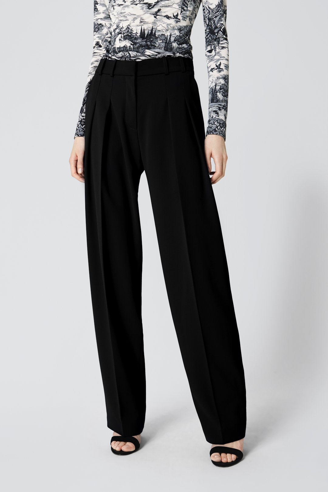 Pleat Front Fluid Trouser