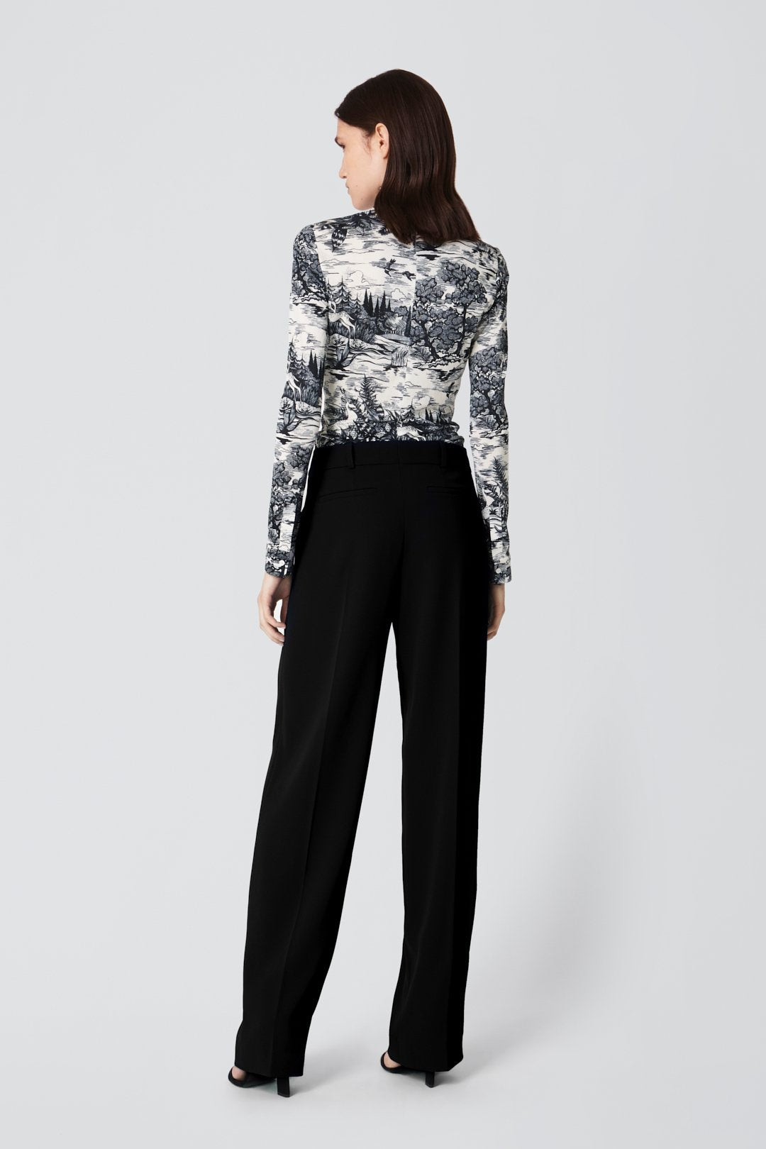 Pleat Front Fluid Trouser
