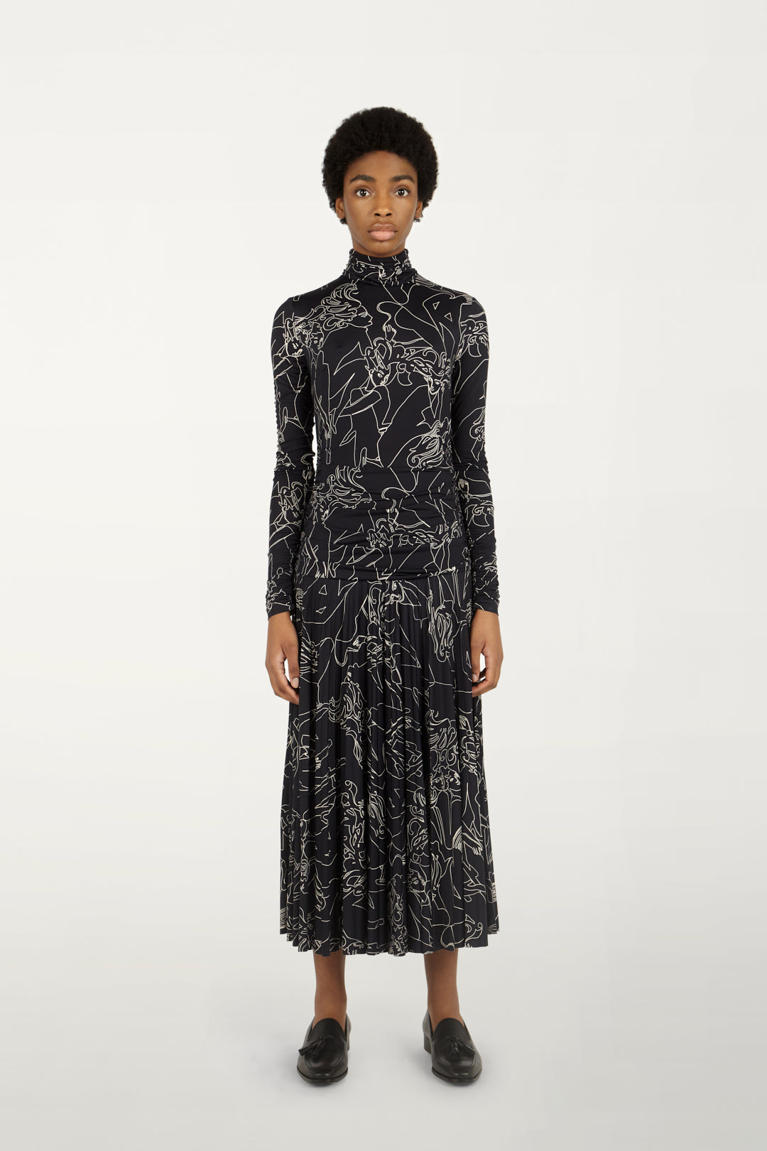 Pleated Dress High-neck Dress in Cabaret Print