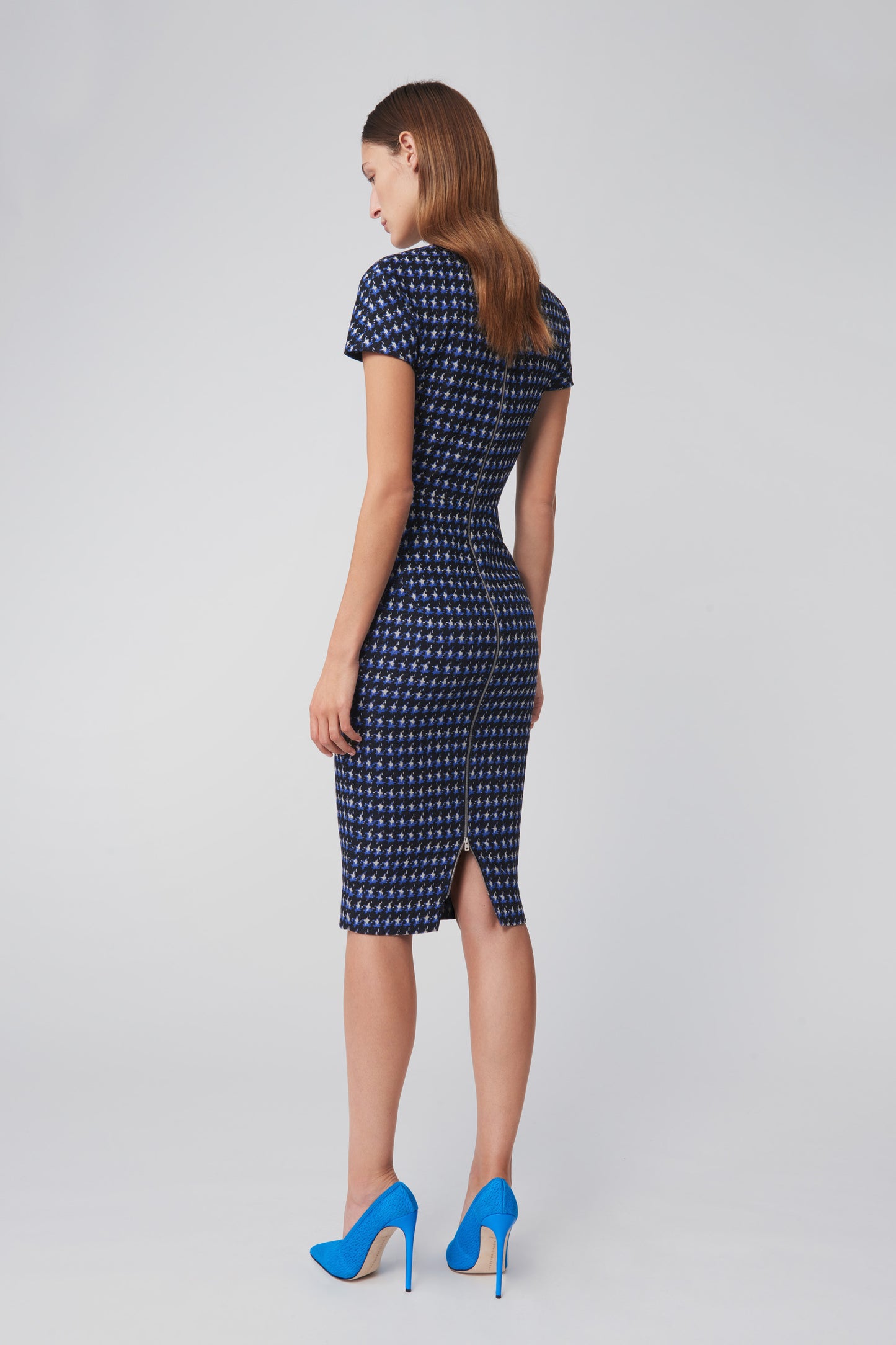 T-Shirt Fitted Dress in Navy Houndstooth